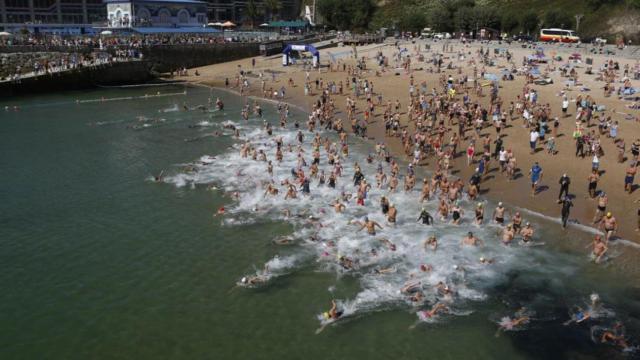 La Travesía a Nado a la Ensenada de San Amaro reunirá a 300 nadadores este domingo en A Coruña