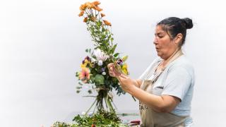 Laura Hernández pasó del sinhogarismo a salir en televisión gracias a las flores: "Me enfrenté a lo inimaginable"