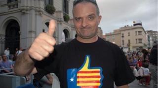 El PP aragonés exige a Illa que vete al actor Toni Albà en los medios públicos tras “alegrarse” de la muerte de Lambán