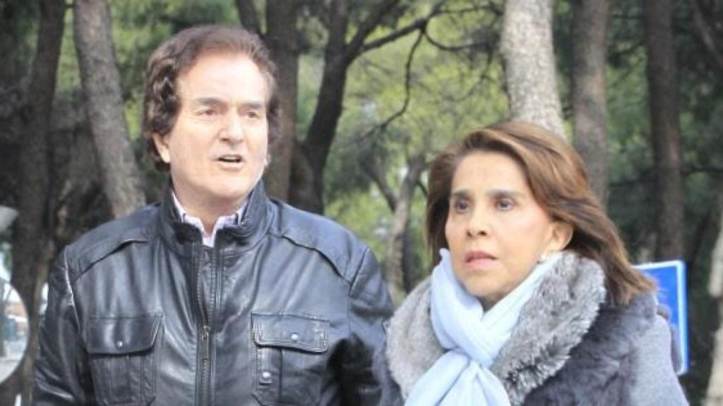 Manolo de la Calva, y su viuda, Mirna Carvajal, en una fotografía de archivo.