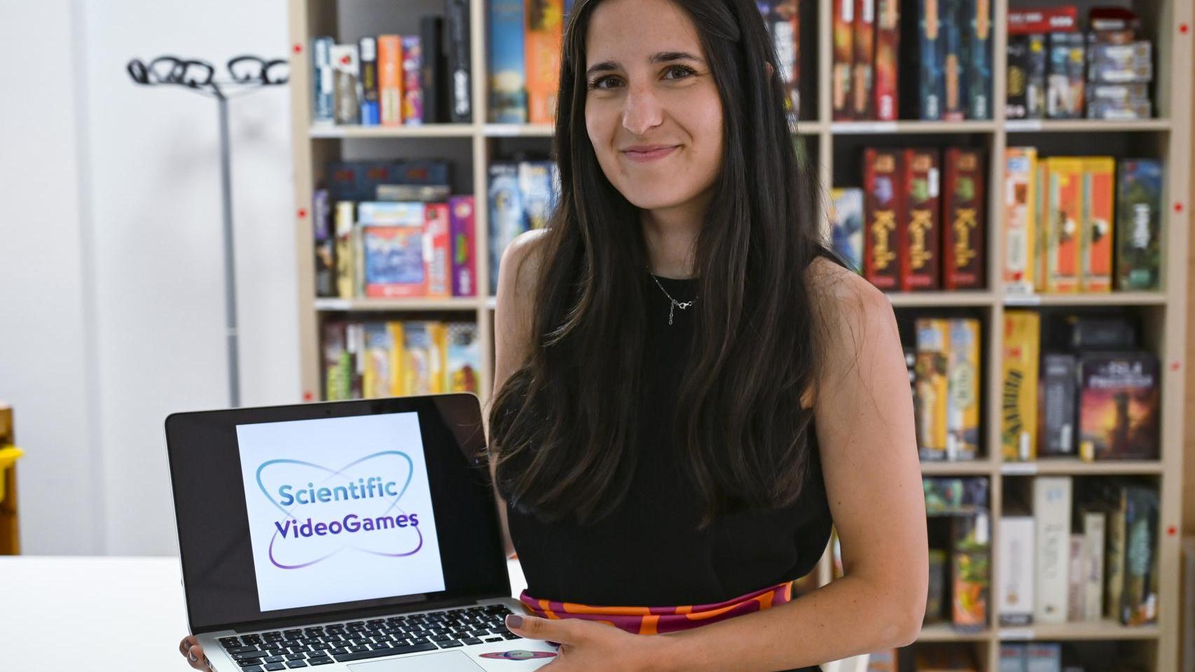 La almeriense Melek Villanueva, doctora en Física, durante una entrevista con EFE.