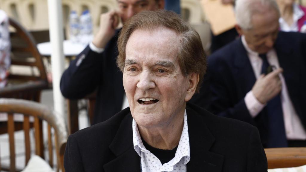 Manolo de la Calva, en 2024, muy emocionado después de recibir el premio más importante de su carrera.