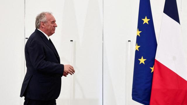 El primer ministro de Francia, François Bayrou, acude a la Confederación Democrática del Trabajo de Francia (CFDT, por sus siglas en francés), el martes.