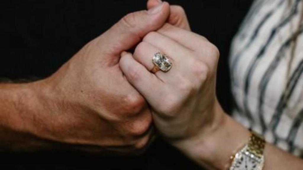 El anillo de Taylor Swift.