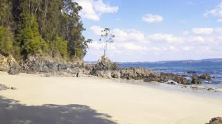 La playa cerca de A Coruña y menos masificada para despedir el verano: "Escondida y casi virgen"
