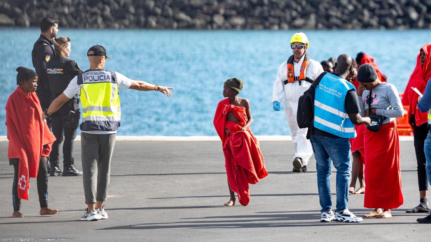 Imagen de archivo de unos menores migrantes llegados a las costas de Canarias.