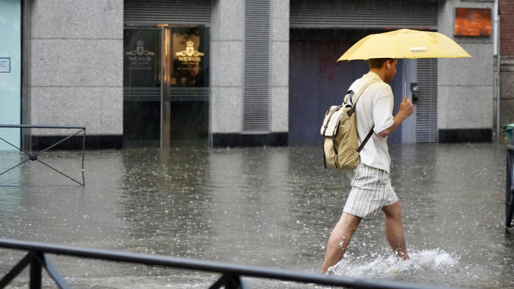 Inundaciones por una tormenta en el centro de Valladolid