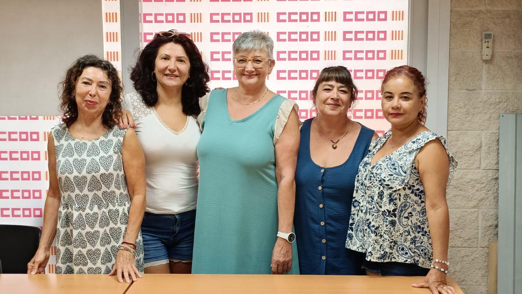 Trabajadoras del SAD en la sede de Comisiones Obreras de Alicante