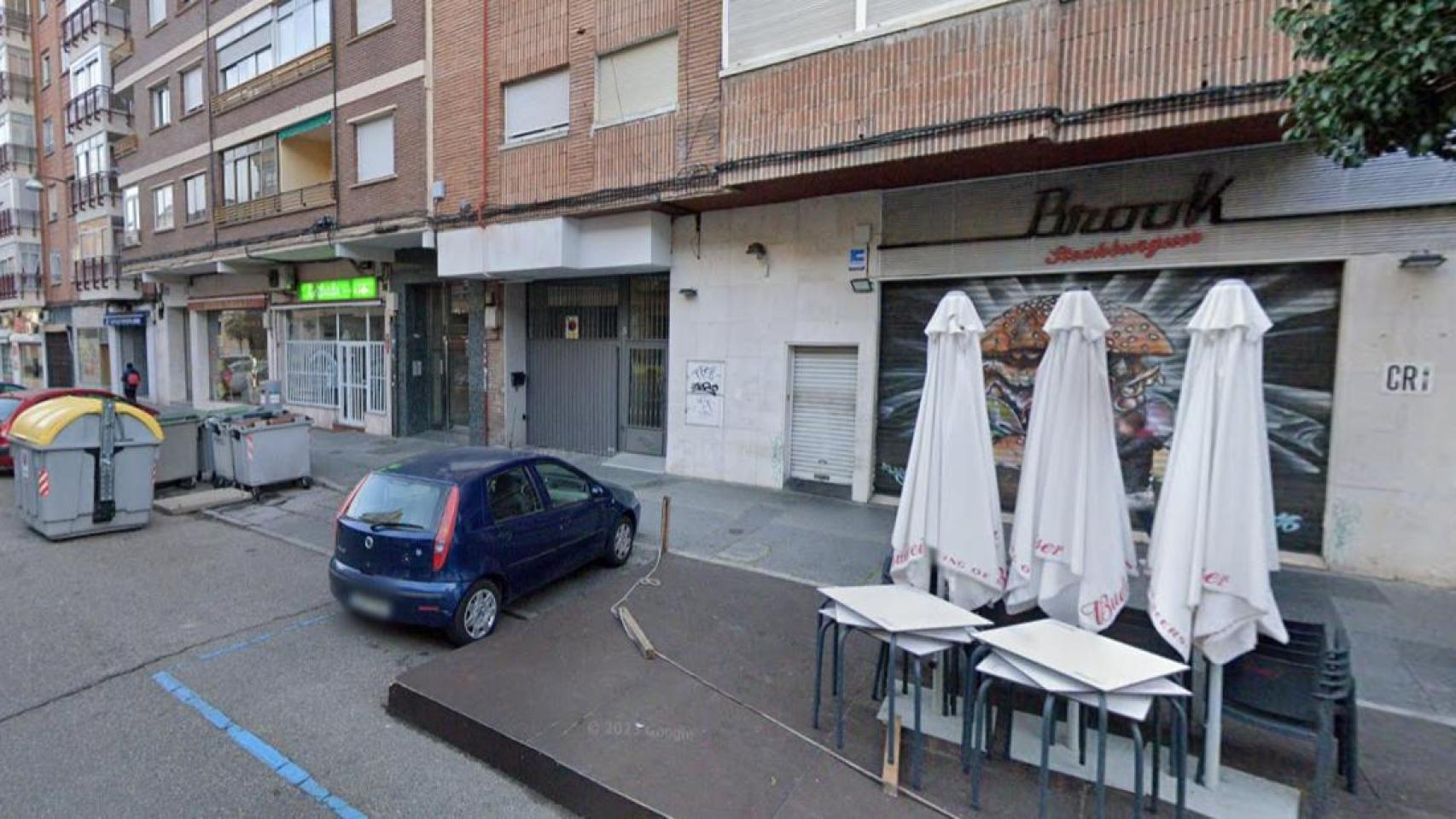 Calle Padilla, donde irá la nueva franquicia en una foto de archivo con el anterior negocio