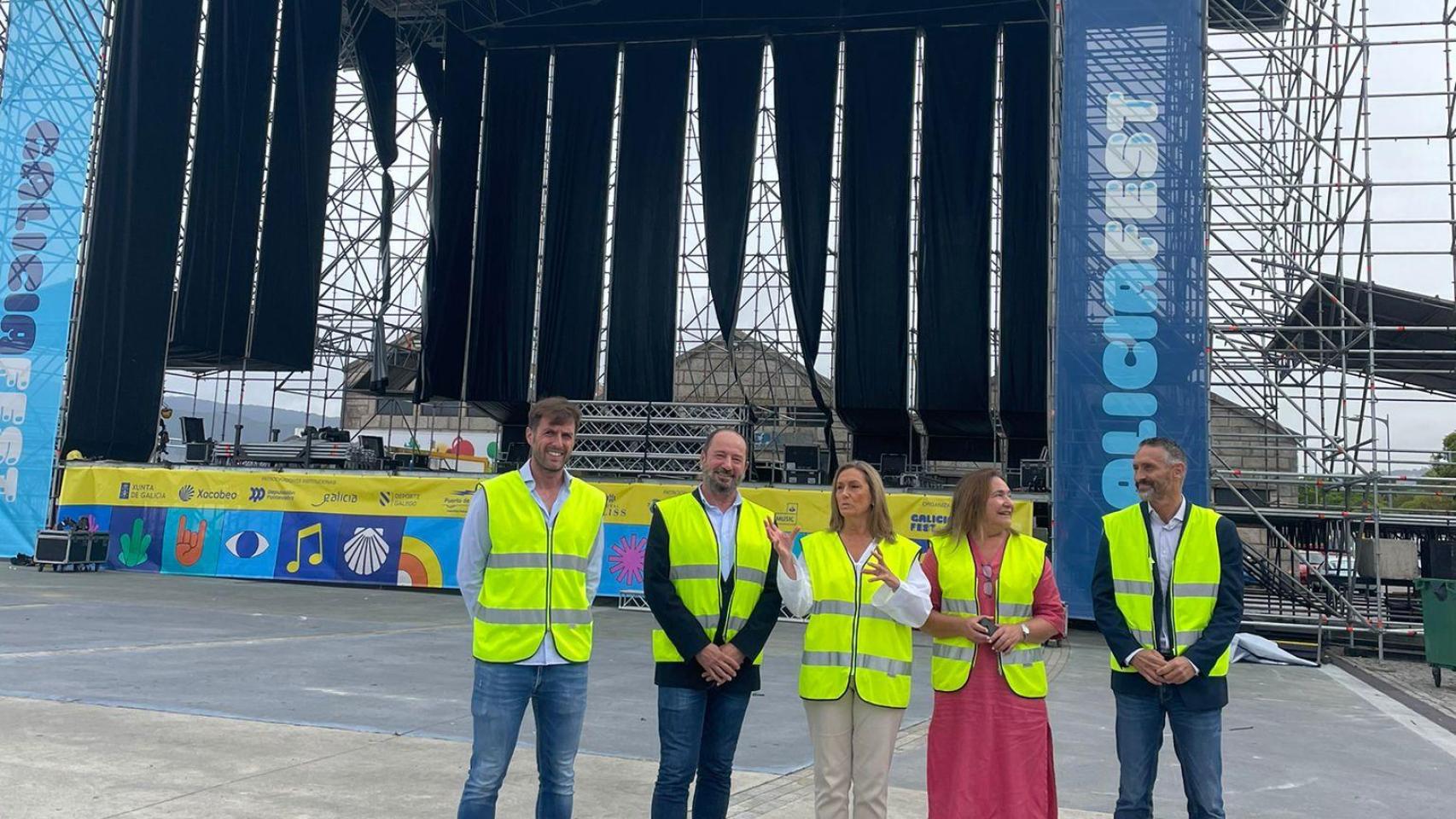El Director de Turismo de Galicia, Xosé Manuel Merelles; la delegada de la Xunta en Vigo, Ana Ortiz, y el Director del Galicia Fest, Antonio Casal.