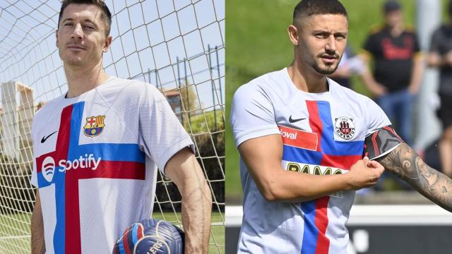 Lewandowski y el futbolista del YF Juventus con la equipación del FC Barcelona