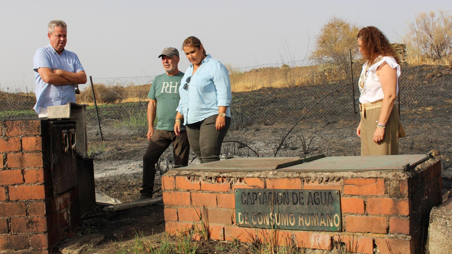 Imagen de la visita de los diputados del PSOE a Navalmoralejo.