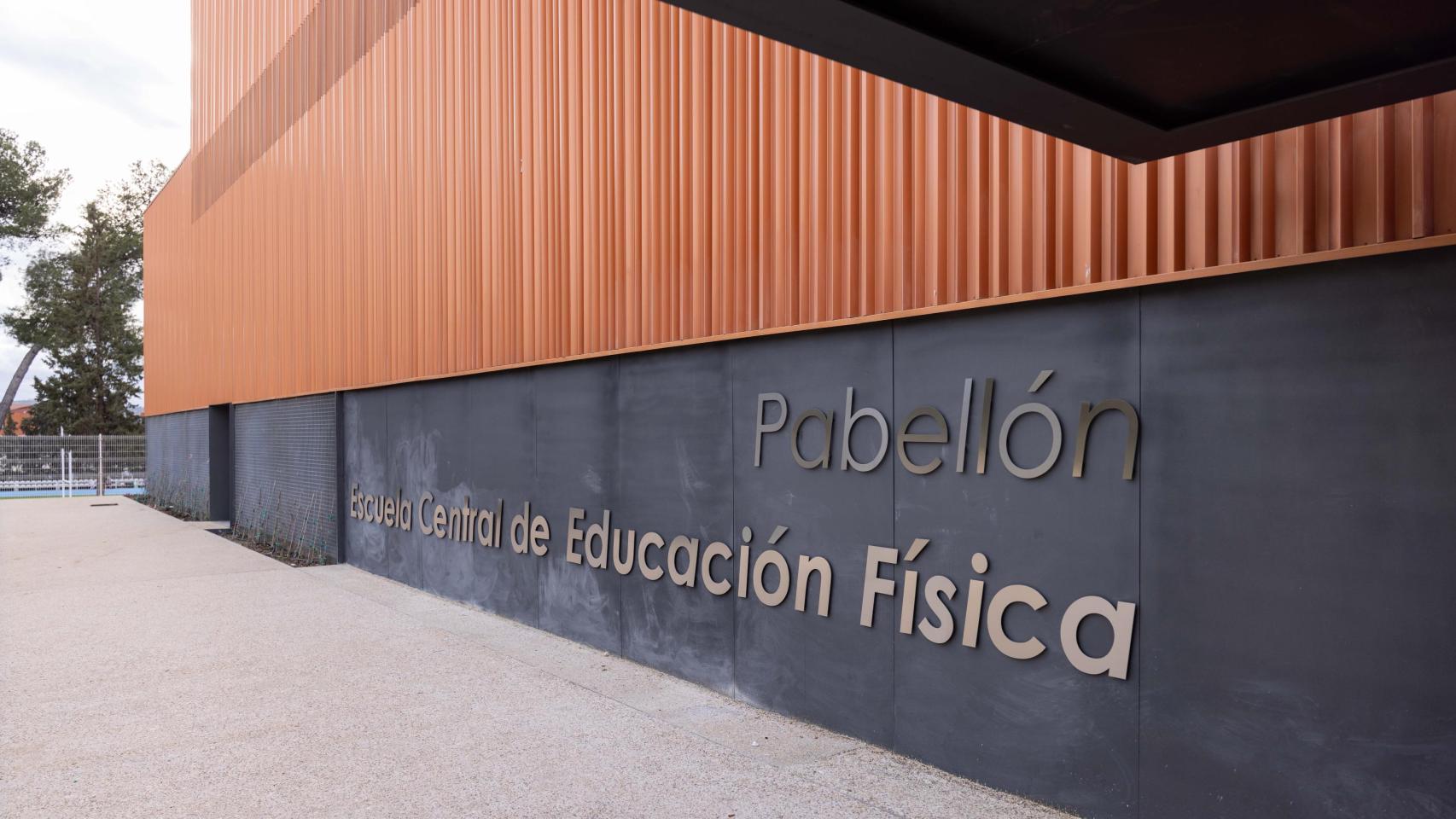 El recuperado pabellón de la Escuela de Gimnasia vuelve a albergar buena parte de las actividades.