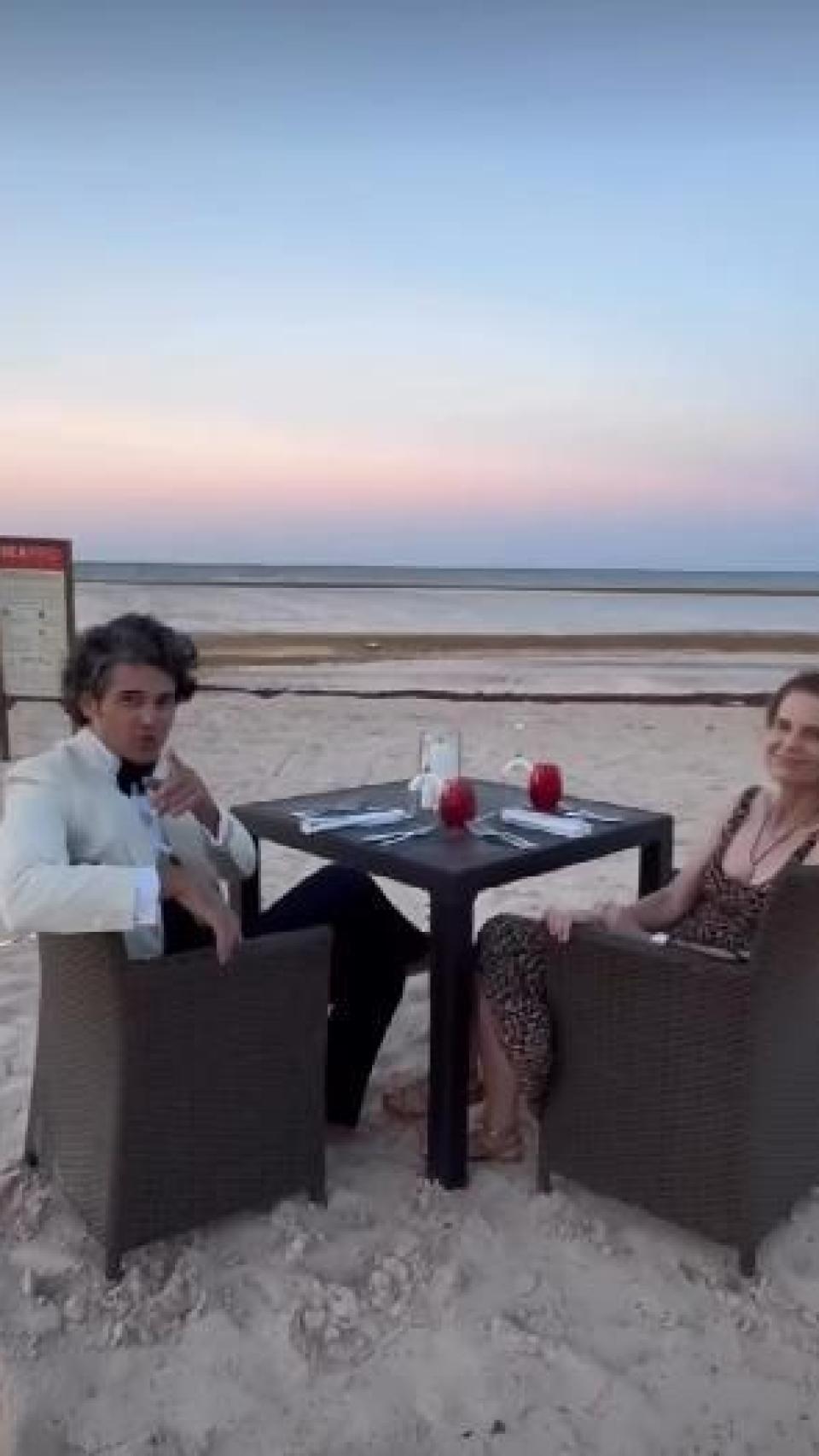 Julián Porras-Figueroa y Olivia de Borbón, en una 'historia' de Instagram.