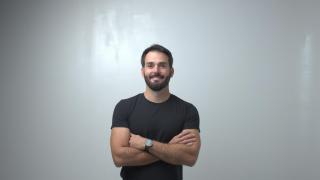 Richard Gracia, asesor financiero: "Pedir préstamos para material escolar o vacaciones no tiene sentido"