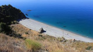La playa secreta de Málaga ideal para despedir el verano: "Aguas turquesas y unas vistas espectaculares"