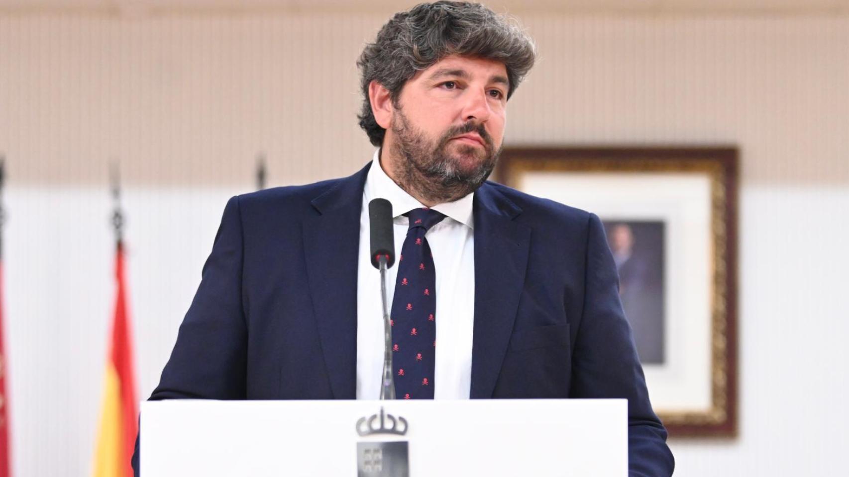 Miras reforzará con 700 agentes las policías locales de su comunidad, tras las cacerías racistas de Torre Pacheco