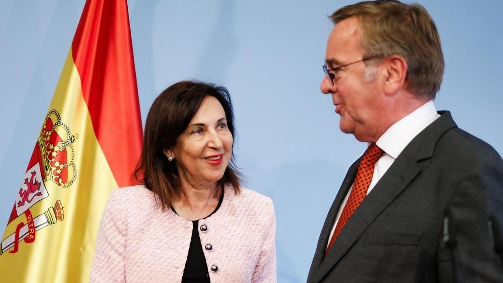 Margarita Robles junto a Boris Pistorius