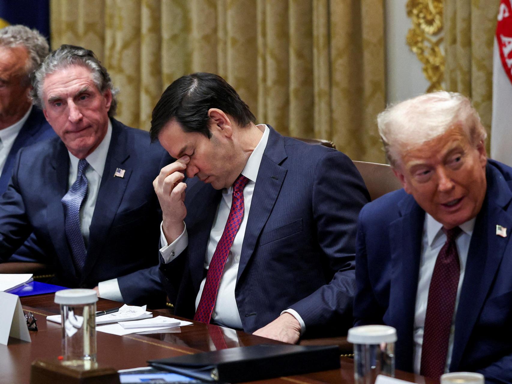 Donald Trump, junto a su secretario de Estado, Marco Rubio, durante una reunión de gabinete en la Casa Blanca en Washington D.C., Estados Unidos, el 26 de agosto de 2025.