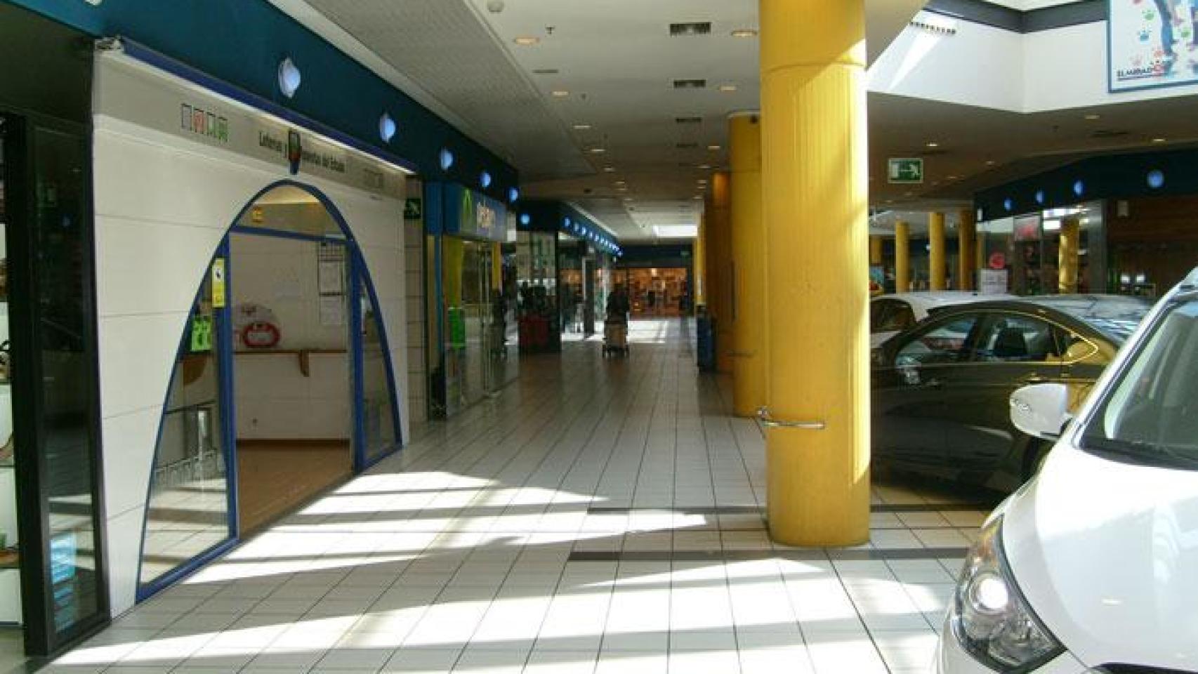 El boleto ha sido validado en la Administración de Loterías Nº 20 de Burgos , situada en C.C. Carrefour-El Mirador, local 33