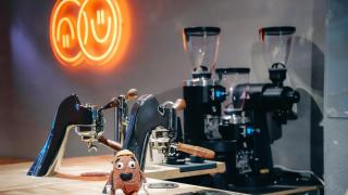 Manu y Dani, dos amigos que abren una nueva cafetería en Zaragoza: "Traemos lo mejor de cada sitio, aunque sea más caro"