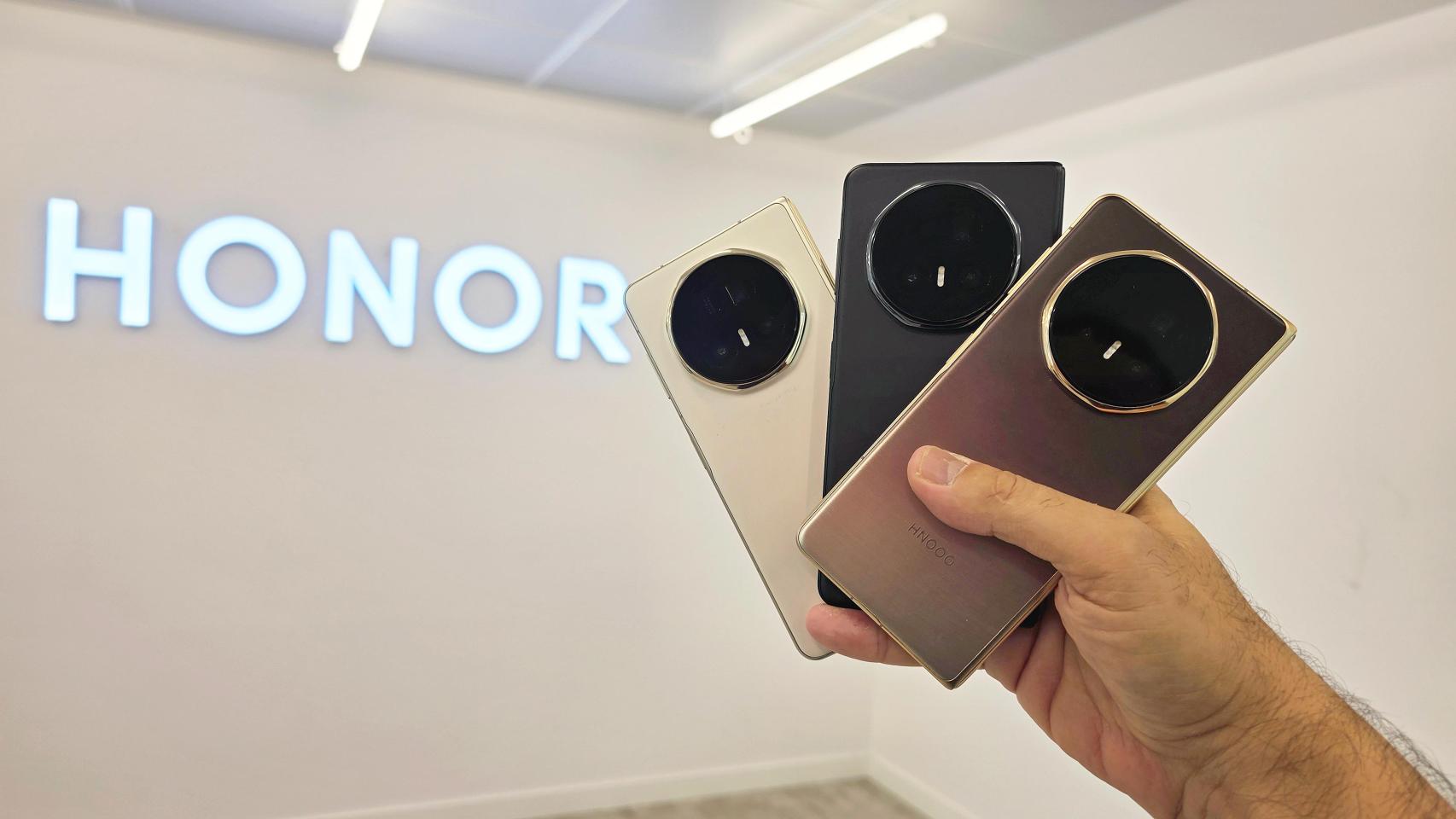 HONOR Magic V5