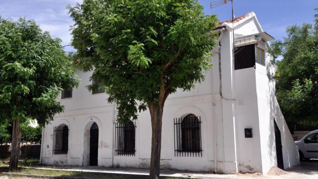 La antigua estación de Villamanta, una de las paradas claves en la futura vía verde de la Sierra Oeste de Madrid.