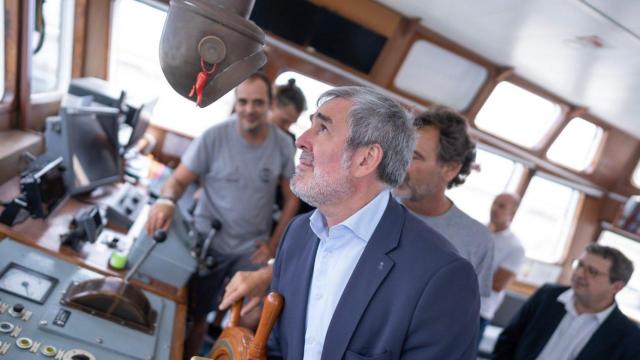 Fernando Clavijo, presidente Canario, este jueves en el interior del Open Arms.