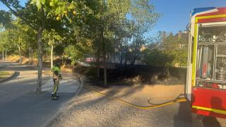 Dos menores jugando con cerillas provocan un incendio en Valladolid: las llamas amenazan a las casas