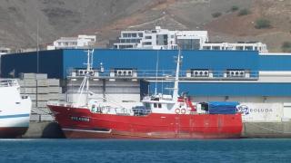 Tres gallegos rescatados del pesquero naufragado en Azores: "Están bien, aunque con nervios por lo vivido"