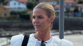 Amelia Bono apuesta por este pañuelo para darle un toque romántico a cualquier look