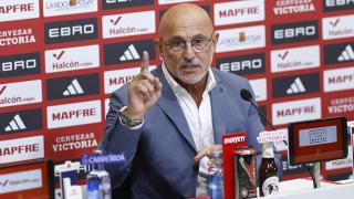Luis de la Fuente le abre la puerta de la Selección a Joan García, pero avisa: "Aquí no vienen jugadores de clubes"