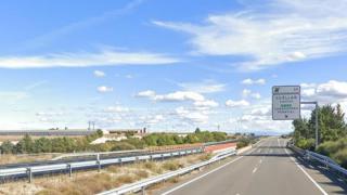 Muere una joven tras precipitarse de un puente y ser atropellada en la Autovía de Pinares a la altura de Cuéllar