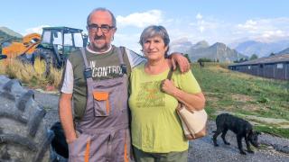 Costa y Ana, los últimos vecinos de Bacamorta, un pueblo que se extingue en el Pirineo: "Hasta por cuidar del monte te multan"
