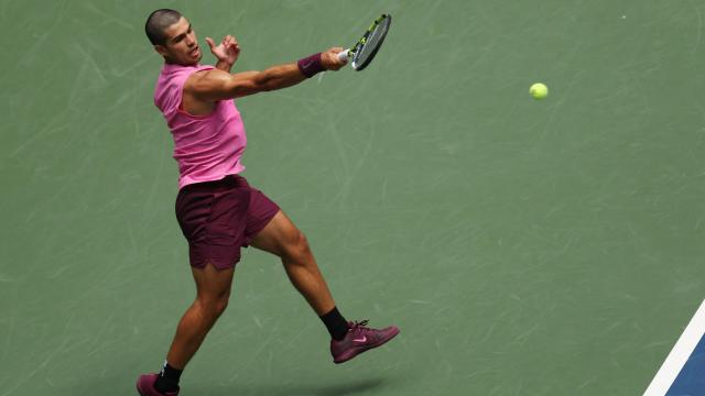 Alcaraz, durante su duelo contra Darderi en tercera ronda del US Open.