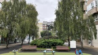A Coruña renueva el área de juegos infantiles de la plaza González Dopeso