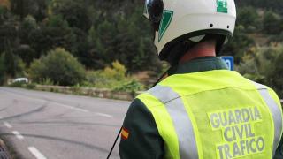Muere una mujer en un choque entre dos vehículos en una autovía de Sevilla: hay otros dos heridos graves