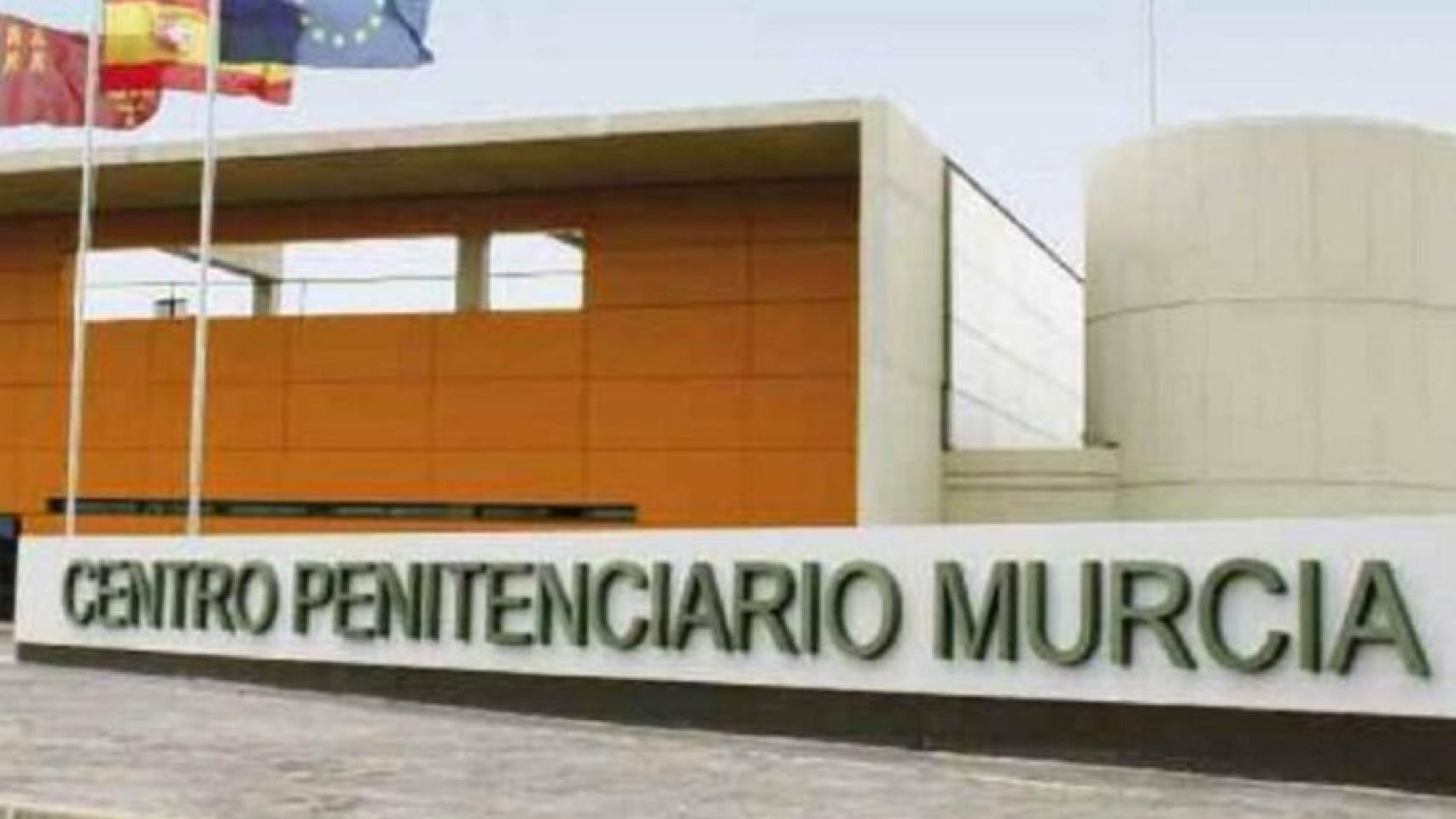 El Centro Penitenciario Murcia II, ubicado en Campos del Río, donde el recluso que mató a otro le ha prendido fuego a su colchón.