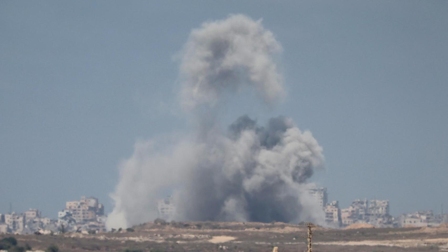 Imagen de un bombardeo israelí de este domingo en el norte de la Franja de Gaza.