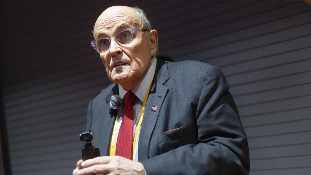 Rudolph Giuliani, exalcalde de Nueva York, en una rueda de prensa en Milwaukee (Wisconsin).