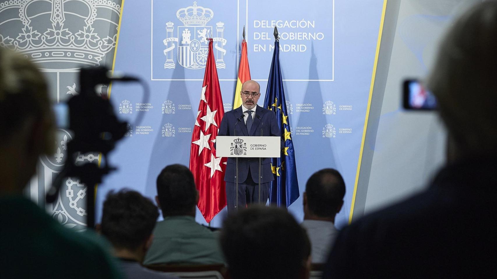El delegado del Gobierno, Francisco Martín, en una rueda de prensa este lunes.