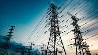 España quiere modernizar su red eléctrica, pero su modelo no convence al capital privado