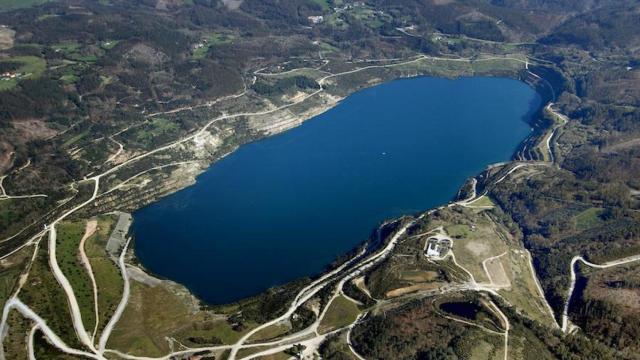 Lago de Encrobas.