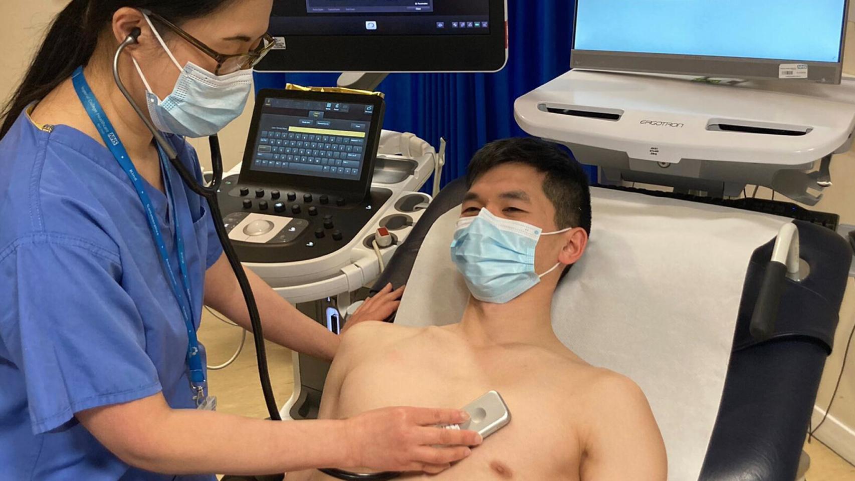 Una de las pruebas con el nuevo estetoscopio digital