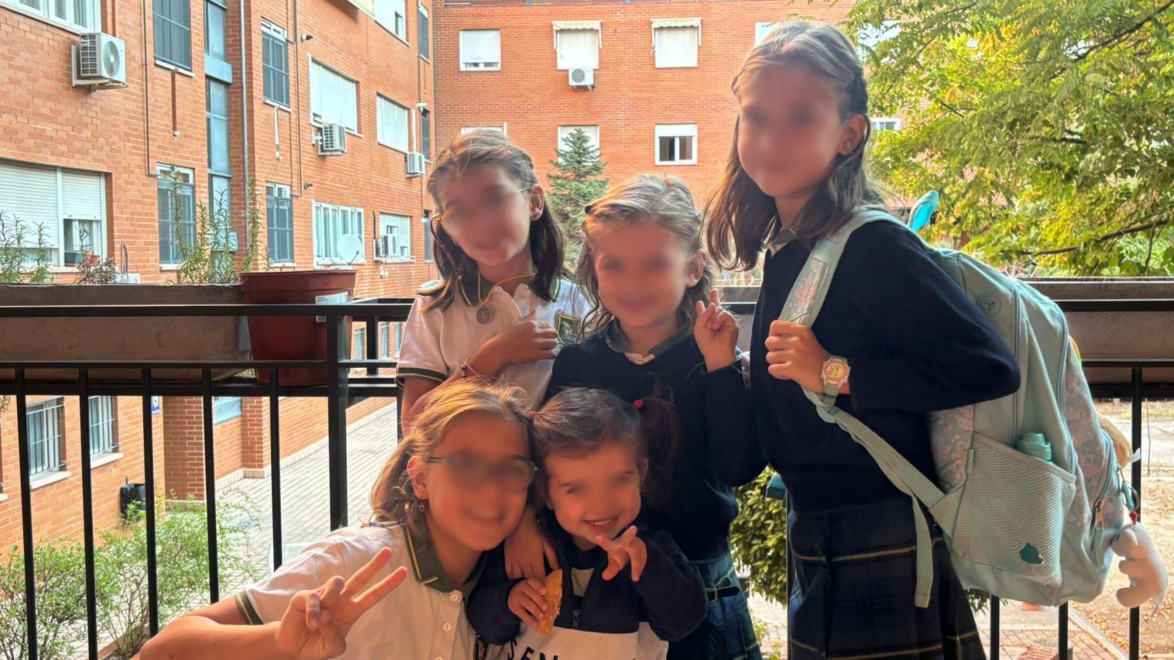 Las 5 hijas de María Malandi, una de las familias afectadas por 'la vuelta al cole' más cara de la historia.