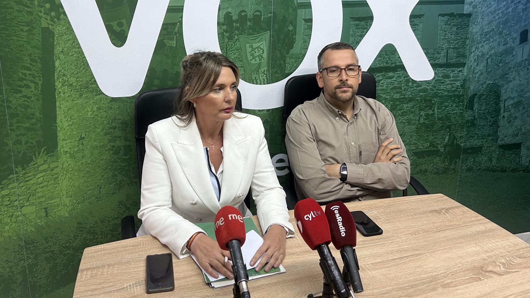 La portavoz de Vox en Ponferrada, Patricia González, durante su rueda de prensa de este martes