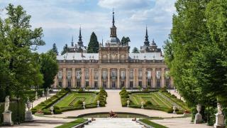 Parece Versalles, pero está en Castilla y León: la imponente joya turística de Segovia en la que sentirte como un rey