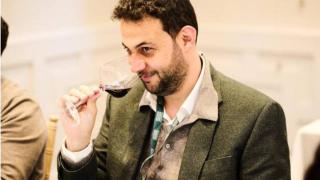 Qué bebe el mejor sumiller del mundo cuando nadie le ve: “Es el único vino del que me bebo una botella entera”