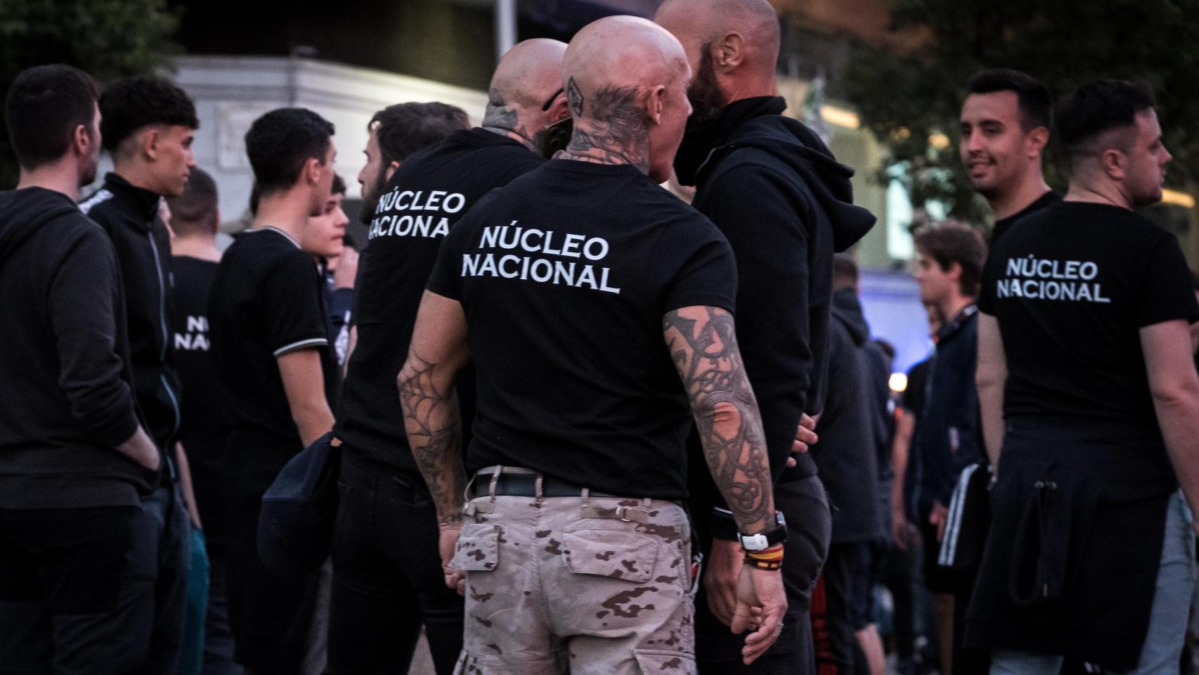 Varias personas con camisetas de Núcleo Nacional durante una manifestación con el lema 'Remigración. Por unos barrios seguros' en mayo de este año en Madrid.