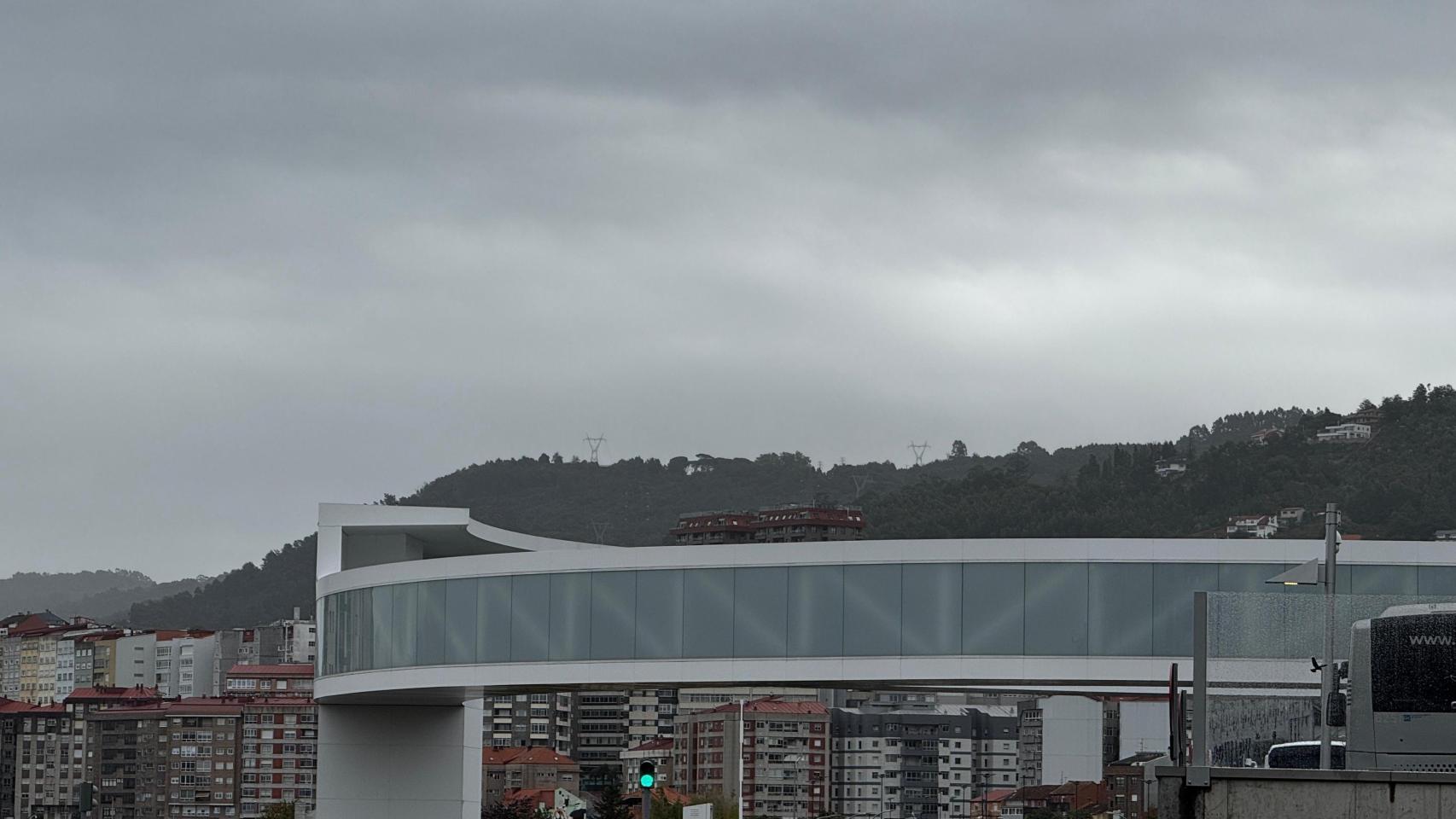 Vigo saca los paraguas a la calle: la lluvia estará presente hasta el jueves
